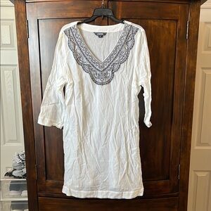 White Embroidered V-Neck Women's Swim Cover-Up, 3/4 sleeve